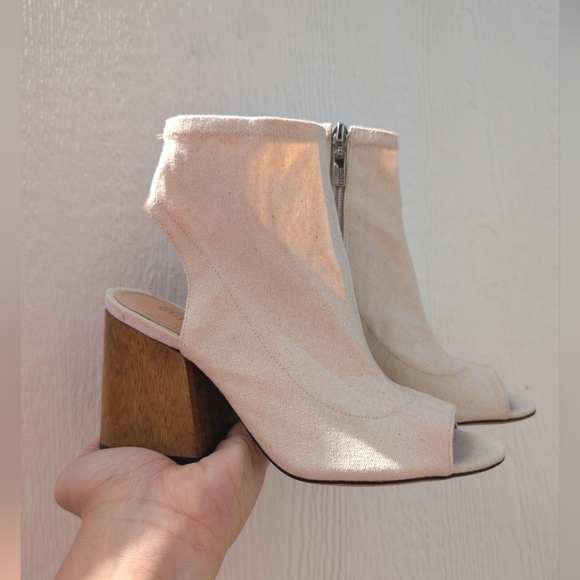 SCHUTZ Neutral Boho Open Toe Wood Heel Booties Women's Size 7.5 - Picture 1 of 8